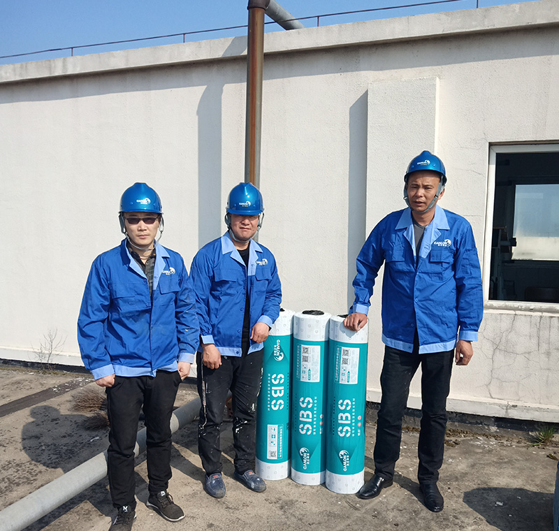 2019年4月5日前往七都幼学维建屋面